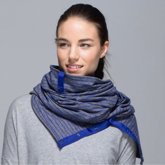 Lululemon Vinyasa Wrap Blue & White Striped Infinity Scarf OS - Picture 5 of 9